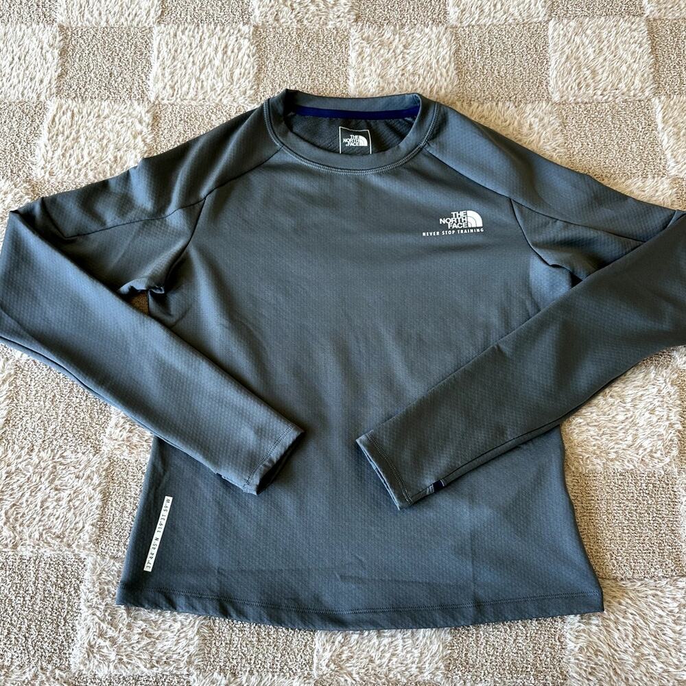 North Face Gray Base Layer Long Sleeve Shirt Size Medium